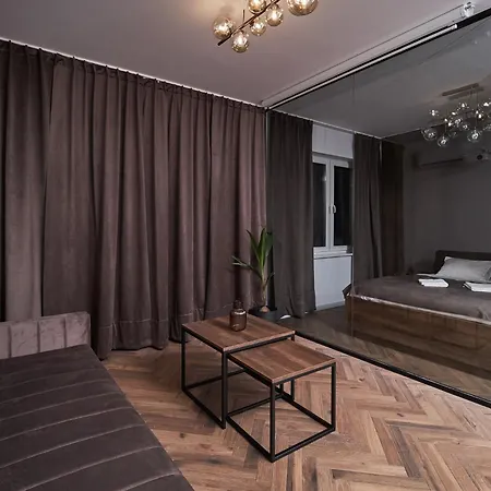 Place Oswiecim - Underground Parking, Air Conditioning, Self Check In Exterior photo