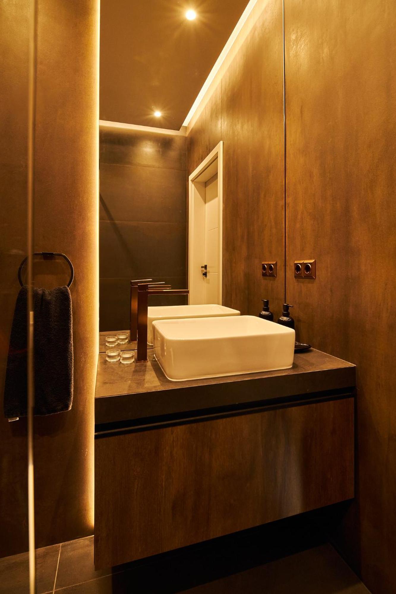 Апартаменти Place - Underground Parking, Air Conditioning, Self Check In *