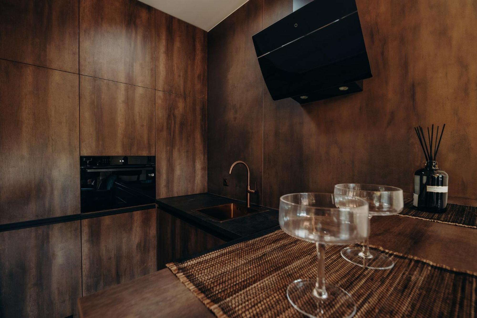 Place - Underground Parking, Air Conditioning, Self Check In * Освенцім